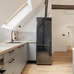 Swan Apartment *